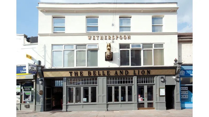 The Belle and Lion, Sheerness
