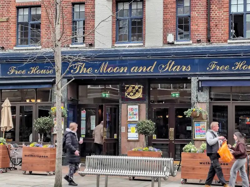The Moon and Stars, Romford