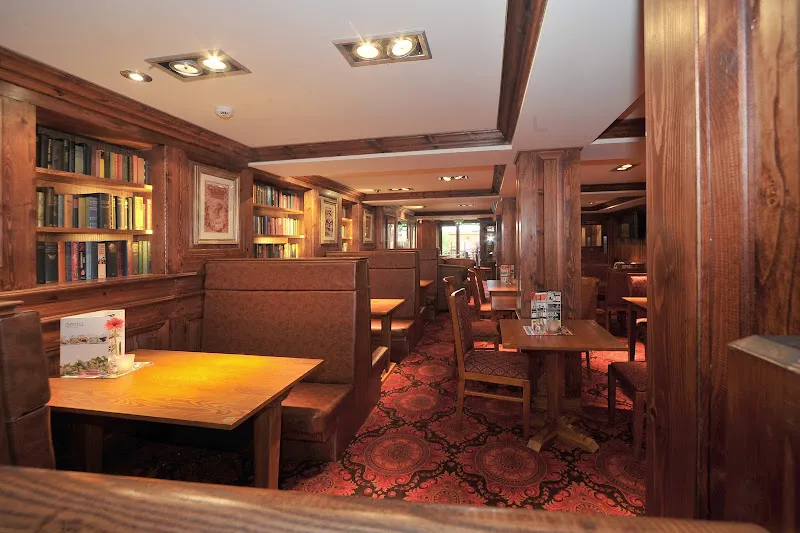 The Silk Mercer, Devizes