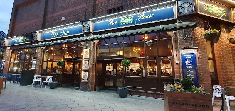 The Sun, Redhill